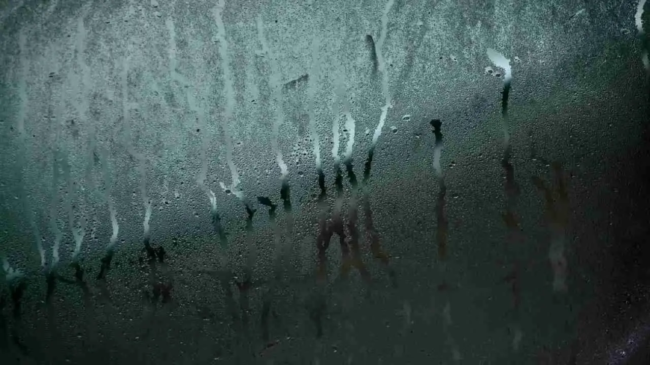Il segreto per non far appannare lo specchio del bagno dopo la doccia